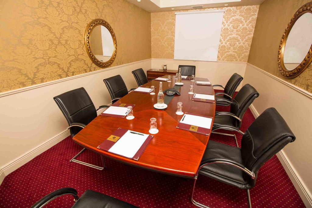 Anner Hotel Thurles Exterior photo